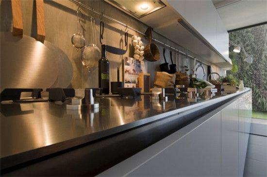 简约时尚厨房装修设计效果图 超强收纳、功能齐全一个都不能少